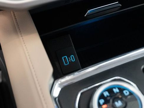 Used 2023 Ford Expedition XLT RWD image 29