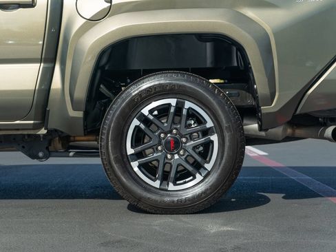 Certified 2025 Toyota Tacoma TRD Sport AWD/4WD image 11
