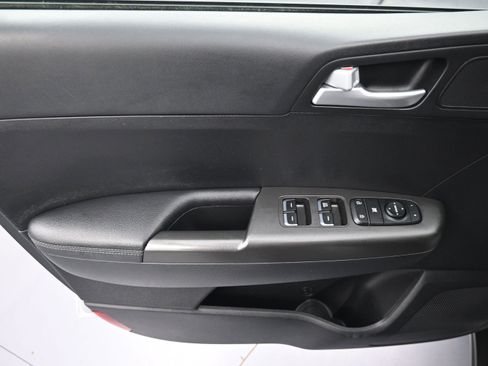 Used 2019 Kia Sportage LX AWD/4WD image 22
