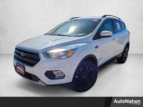 Used 2018 Ford Escape SE image 1