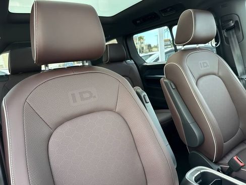 New 2025 Volkswagen ID. Buzz Pro S Plus image 19