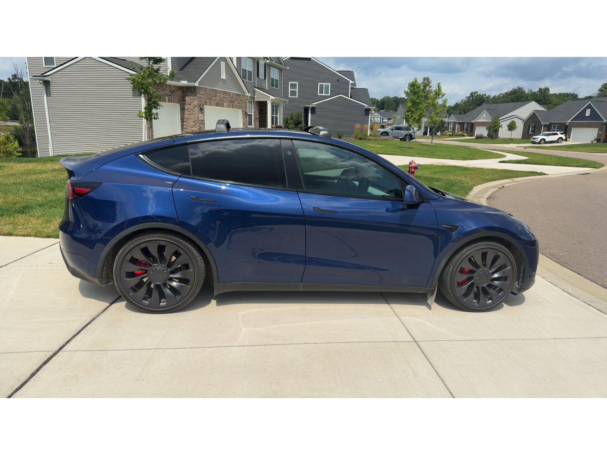 Used 2023 Tesla Model Y Performance AWD/4WD image 3