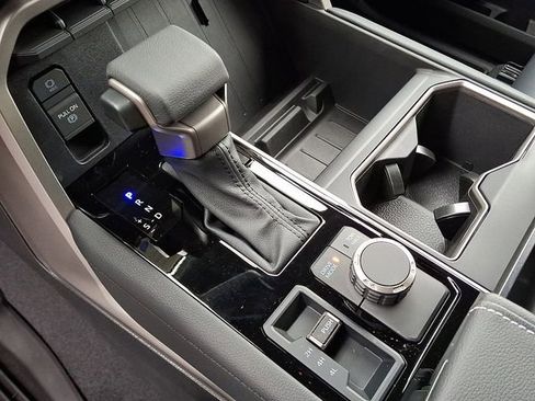 New 2026 Toyota Tundra Limited AWD/4WD image 14