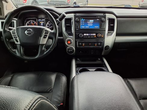 Used 2018 Nissan Titan PRO-4X w/ Pro-4x Convenience Package image 8