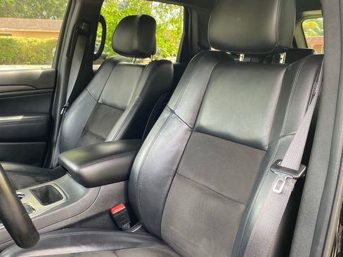 Used 2021 Jeep Grand Cherokee Laredo X image 35