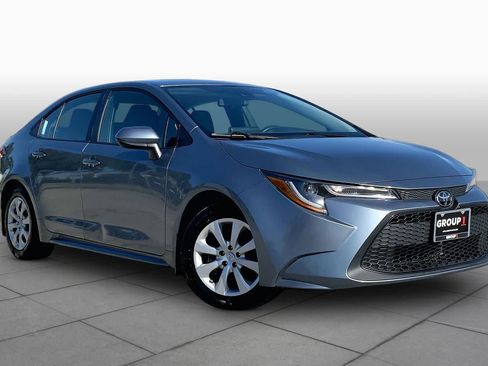 Used 2022 Toyota Corolla LE FWD image 3