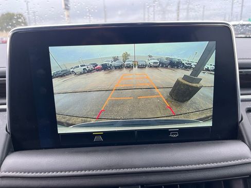 Used 2024 Chevrolet Suburban LT image 20