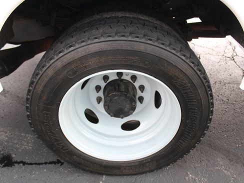 Used 2014 Ford F550 4x4 Regular Cab Super Duty image 24