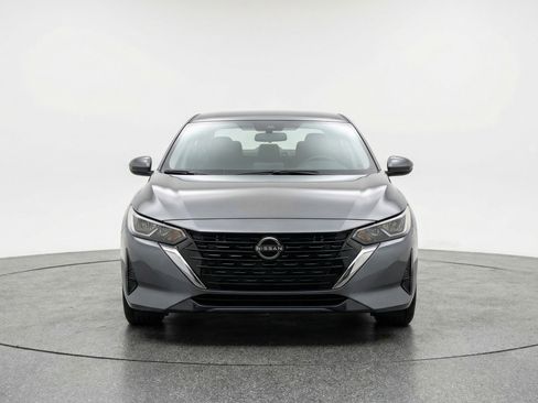 Used 2025 Nissan Sentra SV image 2