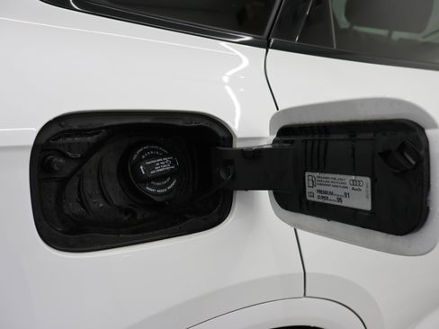 Used 2025 Audi Q5 2.0T Premium image 26