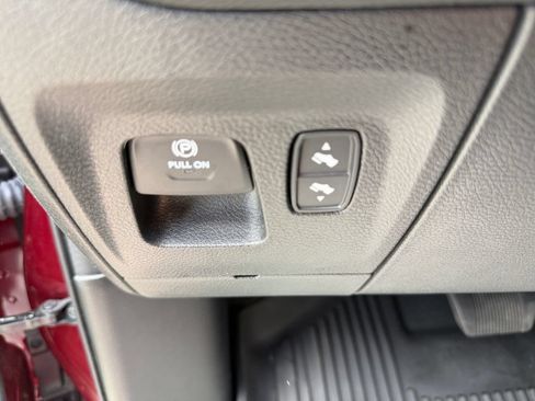 Used 2022 RAM 1500 Big Horn AWD/4WD image 30