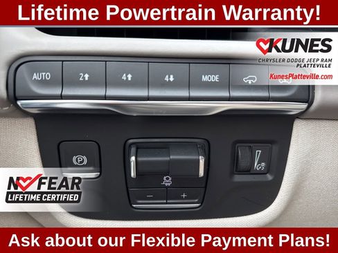 Used 2024 Cadillac Escalade Sport Platinum image 17