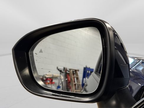 Used 2025 Nissan Rogue SV image 14