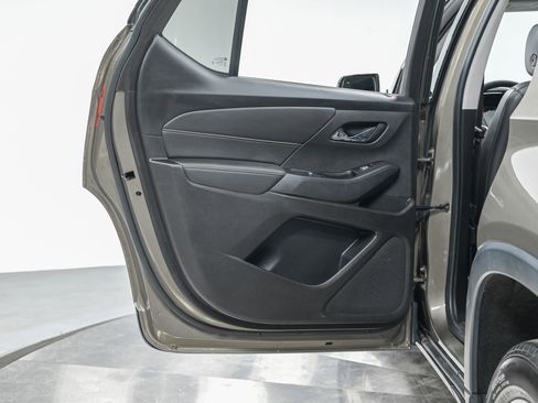 Used 2020 Chevrolet Traverse LT w/ LT Premium Package image 26