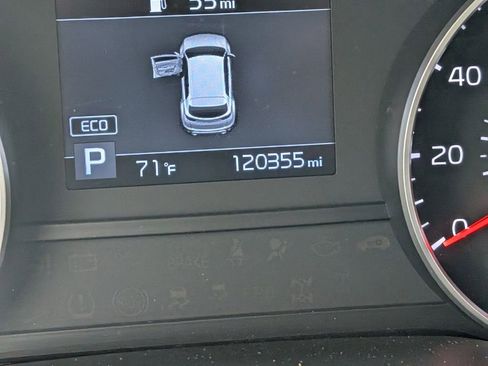 Used 2022 Kia Sportage LX image 24