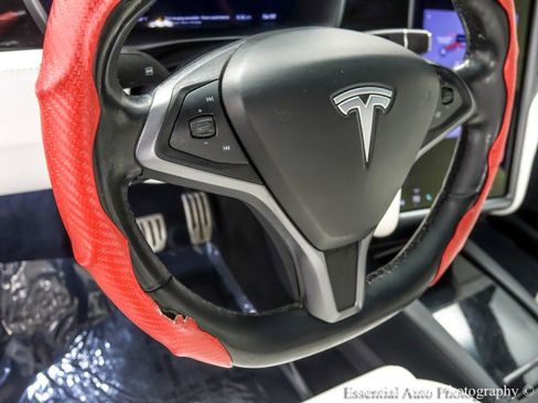 Used 2020 Tesla Model X Long Range image 18