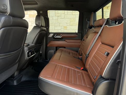 Used 2024 GMC Sierra 2500 Denali Ultimate AWD/4WD image 29
