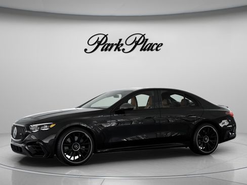 New 2026 Mercedes-Benz E 53 AMG e 4MATIC Sedan image 3