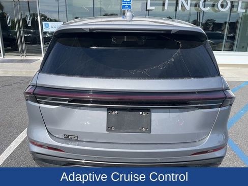 Used 2025 Lincoln Nautilus Premier w/ Equipment Group 102A image 7