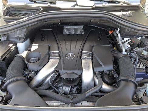 Used 2018 Mercedes-Benz GLS 550 4MATIC image 27