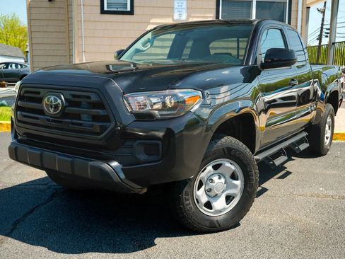 Used 2019 Toyota Tacoma SR w/ SR Convenience Package AWD/4WD image 9