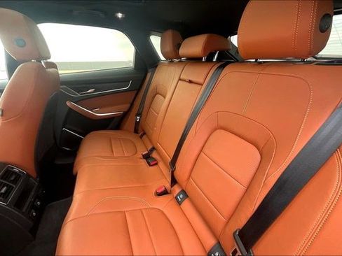 Used 2025 Jaguar F-PACE R-Dynamic S image 31