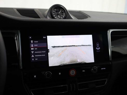 Certified 2026 Porsche Macan image 34