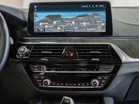 Used 2021 BMW M550i xDrive w/ Premium Package image 30