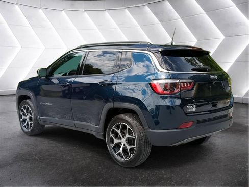 Used 2024 Jeep Compass Limited w/ Sun and Sound Group AWD/4WD image 5