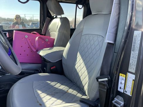 Used 2020 Jeep Gladiator Sport w/ Quick Order Package 24S image 6