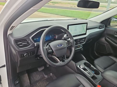 Used 2024 Ford Escape Platinum AWD/4WD image 10