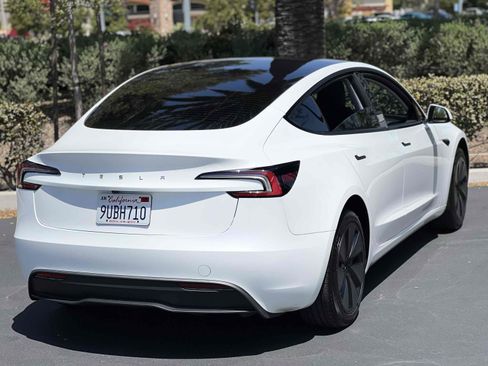 Used 2025 Tesla Model 3 Long Range image 17