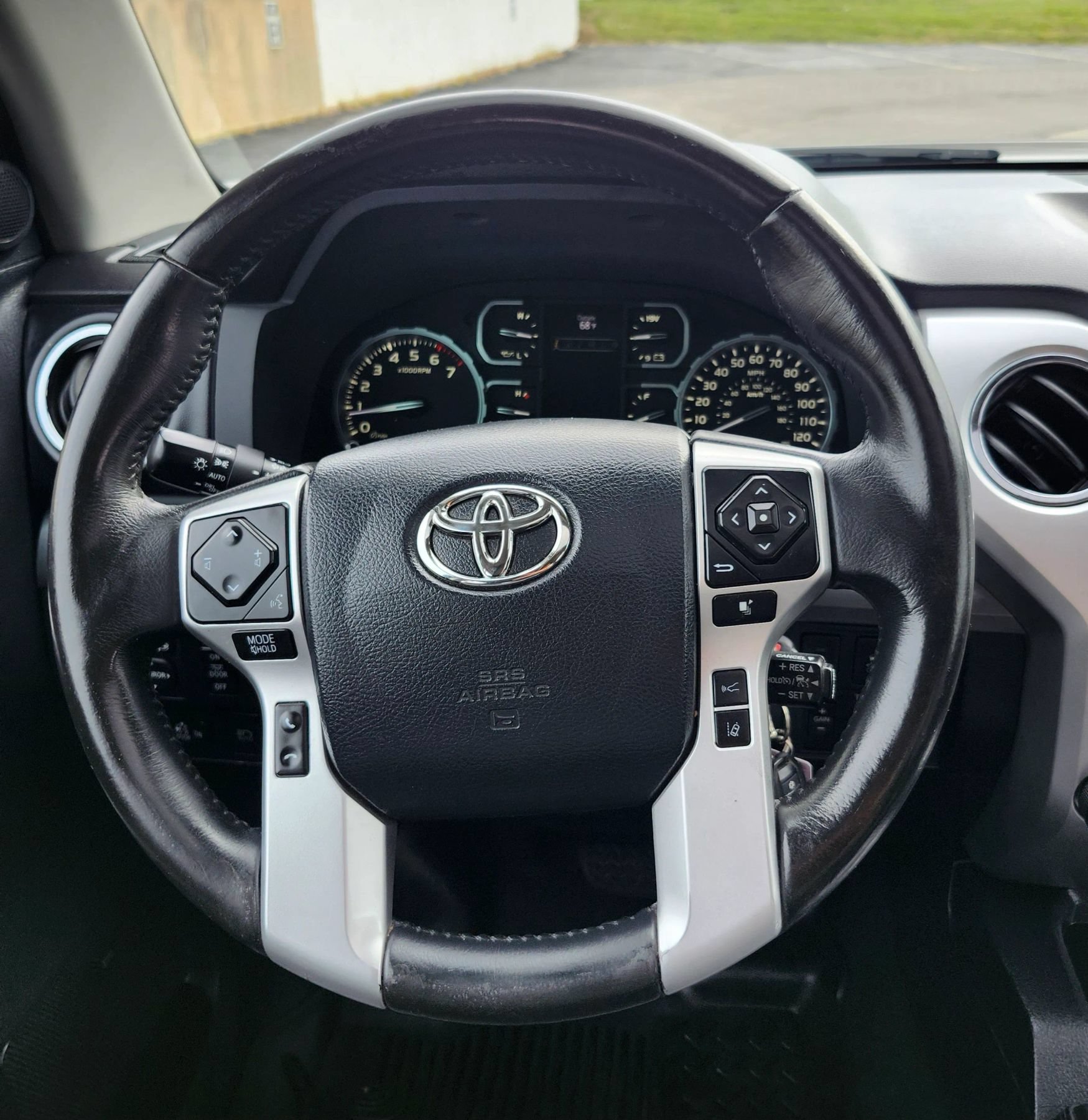 Used 2019 Toyota Tundra Platinum AWD/4WD image 24