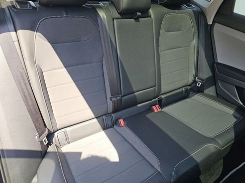 Used 2023 Volkswagen Taos SE w/ Panoramic Sunroof Package AWD/4WD image 26