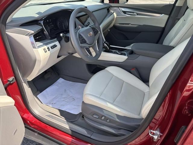 Used 2025 Cadillac XT5 Premium Luxury w/ Technology Package AWD/4WD image 13