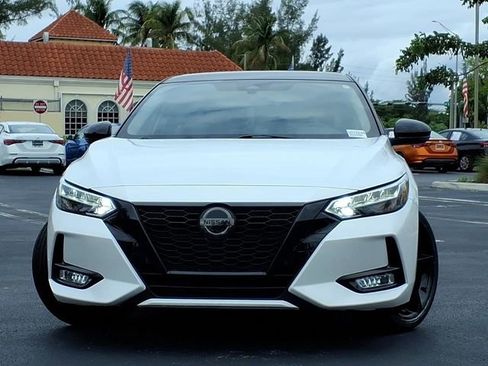 Used 2022 Nissan Sentra SR w/ Midnight Edition FWD image 2