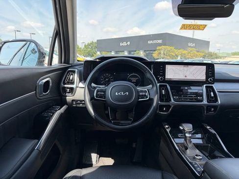 Certified 2023 Kia Sorento SX AWD/4WD image 7