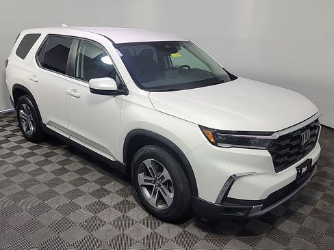 Certified 2025 Honda Pilot EX-L image 2