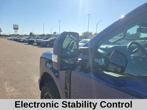 New 2026 Ford F250 Lariat w/ Black Appearance Package image 9