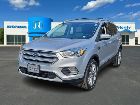 Used 2017 Ford Escape Titanium image 1