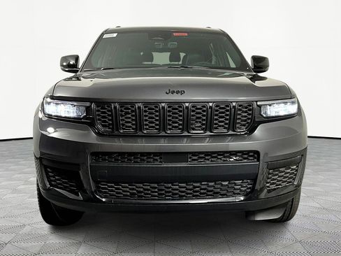 New 2025 Jeep Grand Cherokee L Altitude AWD/4WD image 2