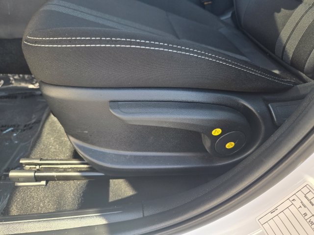 Used 2025 Hyundai Venue SEL FWD image 12