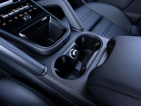 New 2026 Porsche Cayenne S image 19