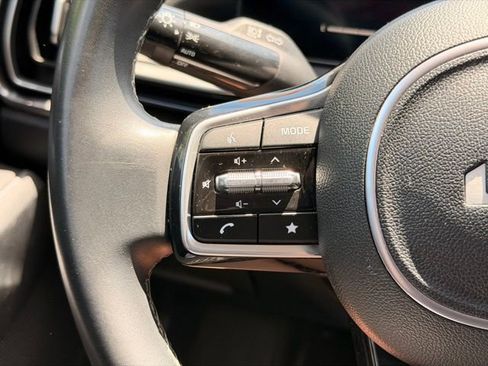 Used 2024 Kia Sorento S FWD image 24