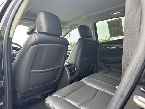 Used 2018 Cadillac XT5 Luxury w/ Driver Awareness Package FWD image 18