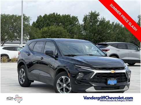 Certified 2025 Chevrolet Blazer LT AWD/4WD image 2