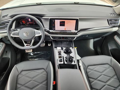 New 2026 Volkswagen Atlas Peak Edition image 14