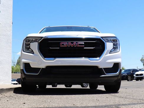 Used 2022 GMC Terrain SLE w/ Driver Convenience Package FWD image 17