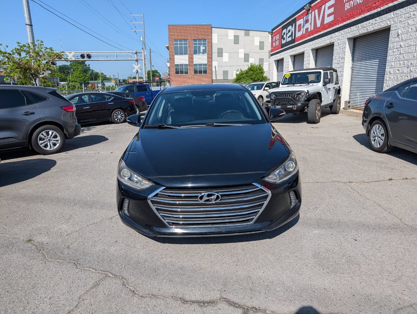Used 2017 Hyundai Elantra Limited FWD image 4