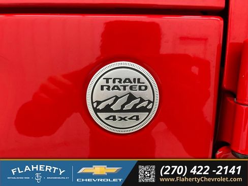 Used 2018 Jeep Wrangler Unlimited Sahara AWD/4WD image 19